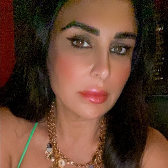 Meet your Posher, Sadia - Picture 14 of 16